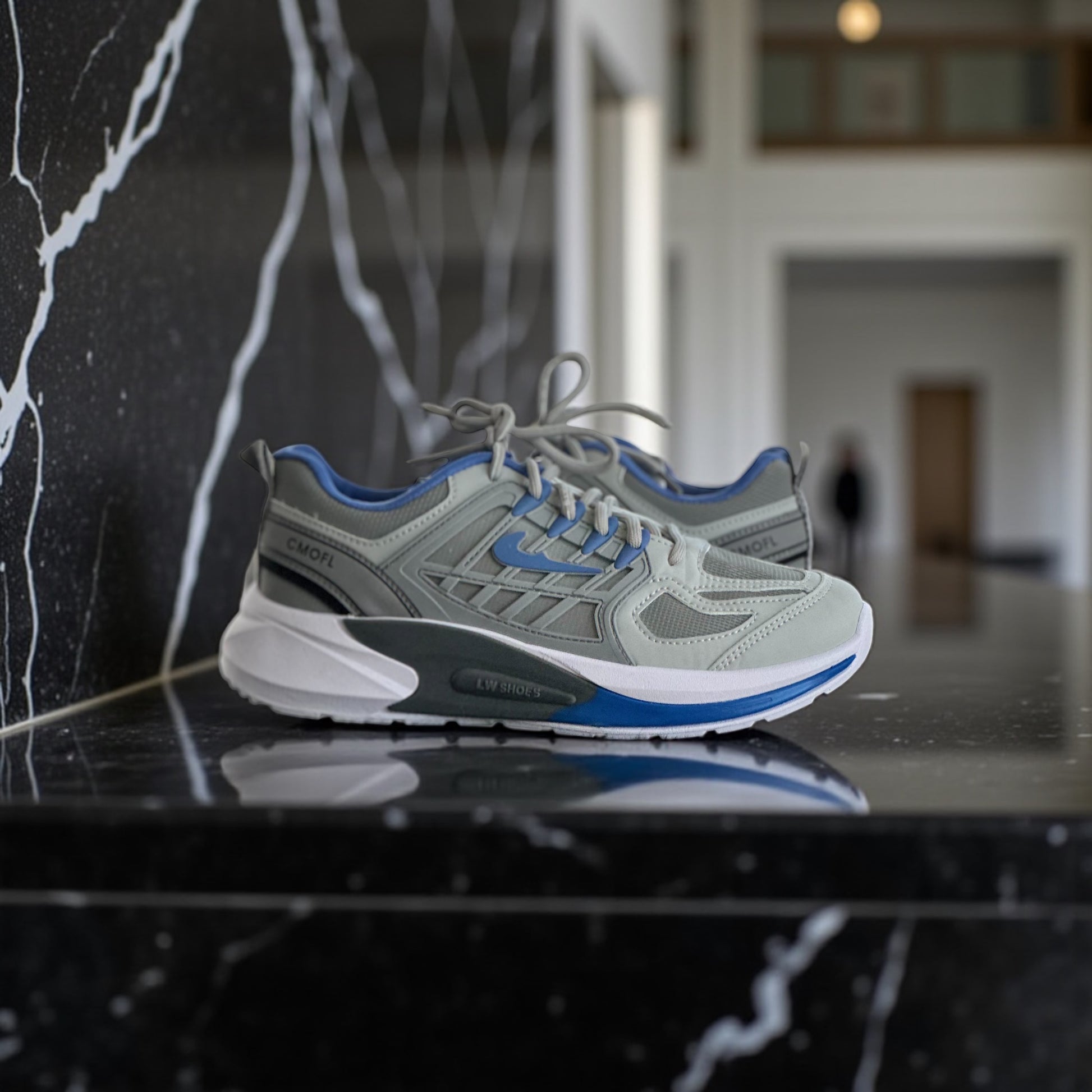 NIKE CMOFL LW-68