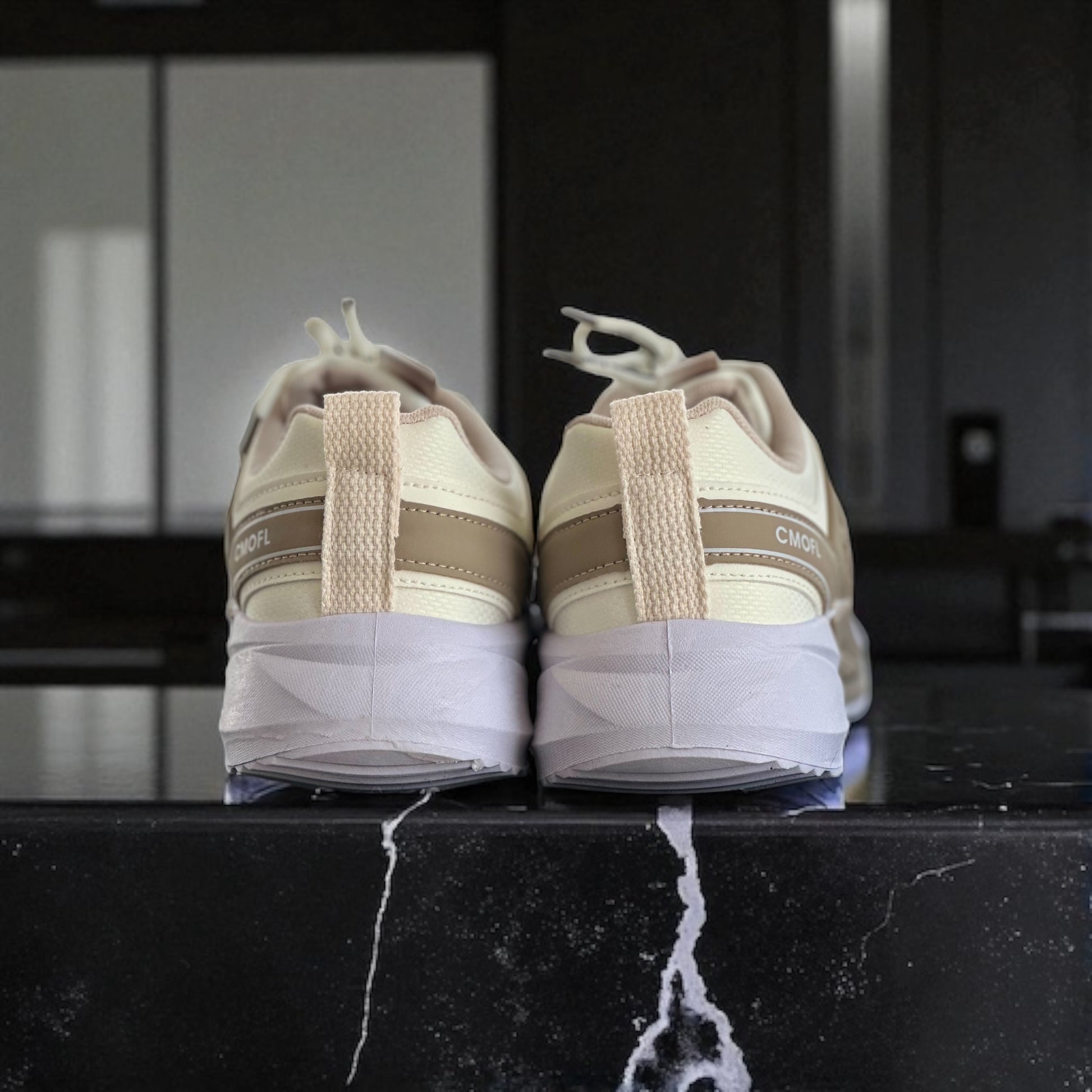NIKE CMOFL LW-68