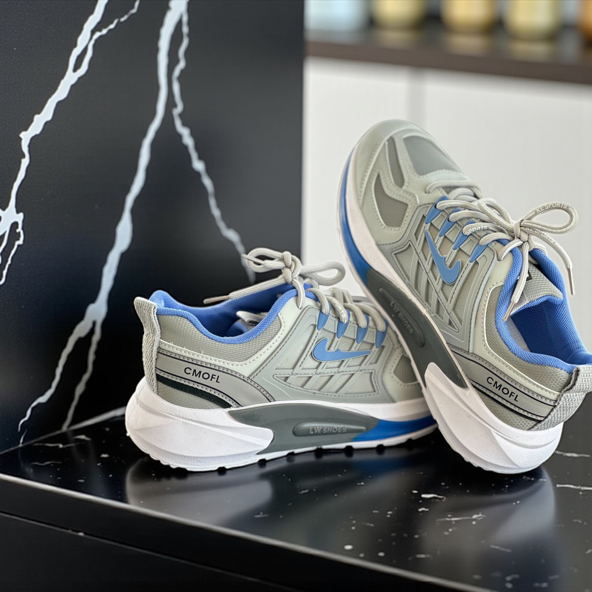 NIKE CMOFL LW-68